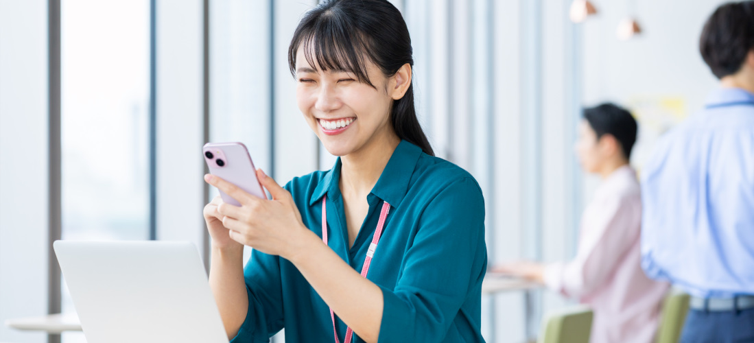 スマホの正しい使い方｜頭痛の原因を理学療法士が解説